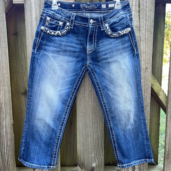 Miss Me Signature Capri - Picture 4 of 8